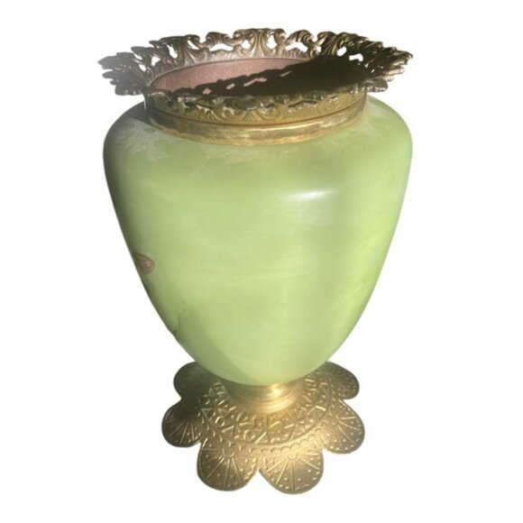 Antique GWTW FC Co Oil Parlor Lamp Bottom Brass Base w Pink tulips Floral Décor - Picture 5 of 7